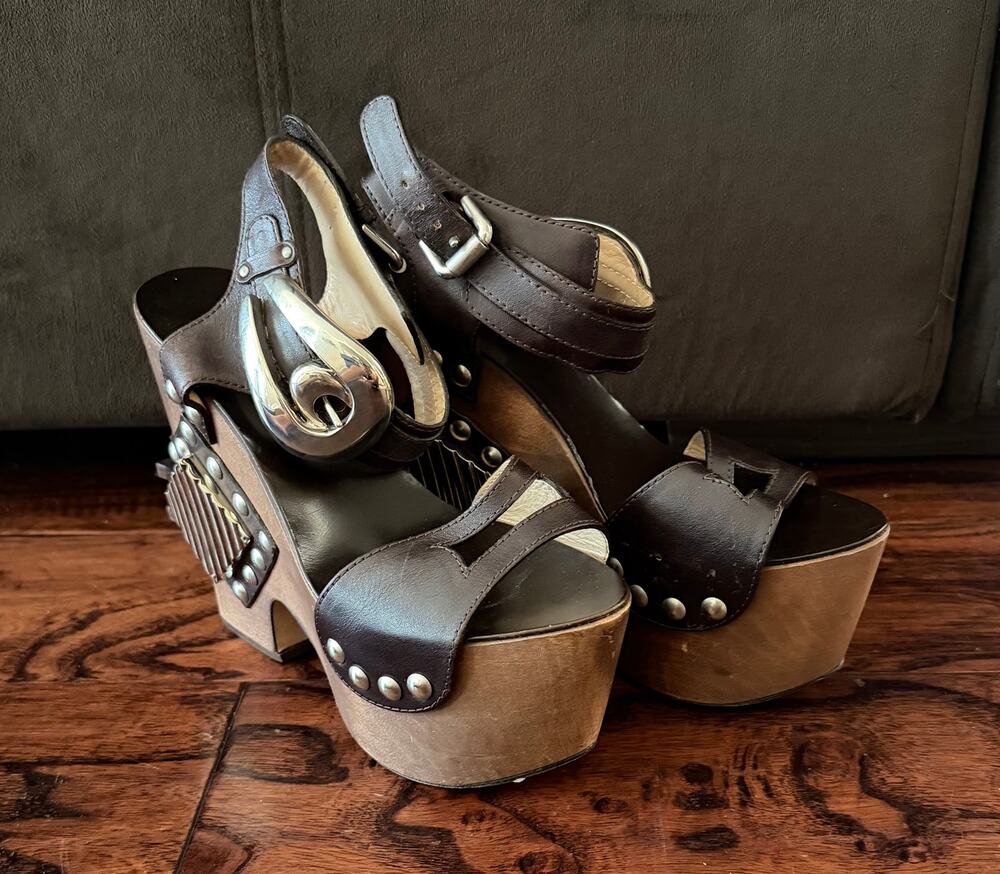 $2,295 Roberto Cavalli Platform Sandals Brown Studded Wood Heel 37.5 New Defects